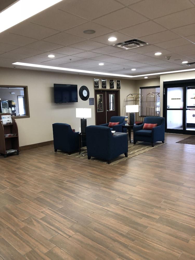 Comfort Inn & Suites Farmington - Victor Extérieur photo
