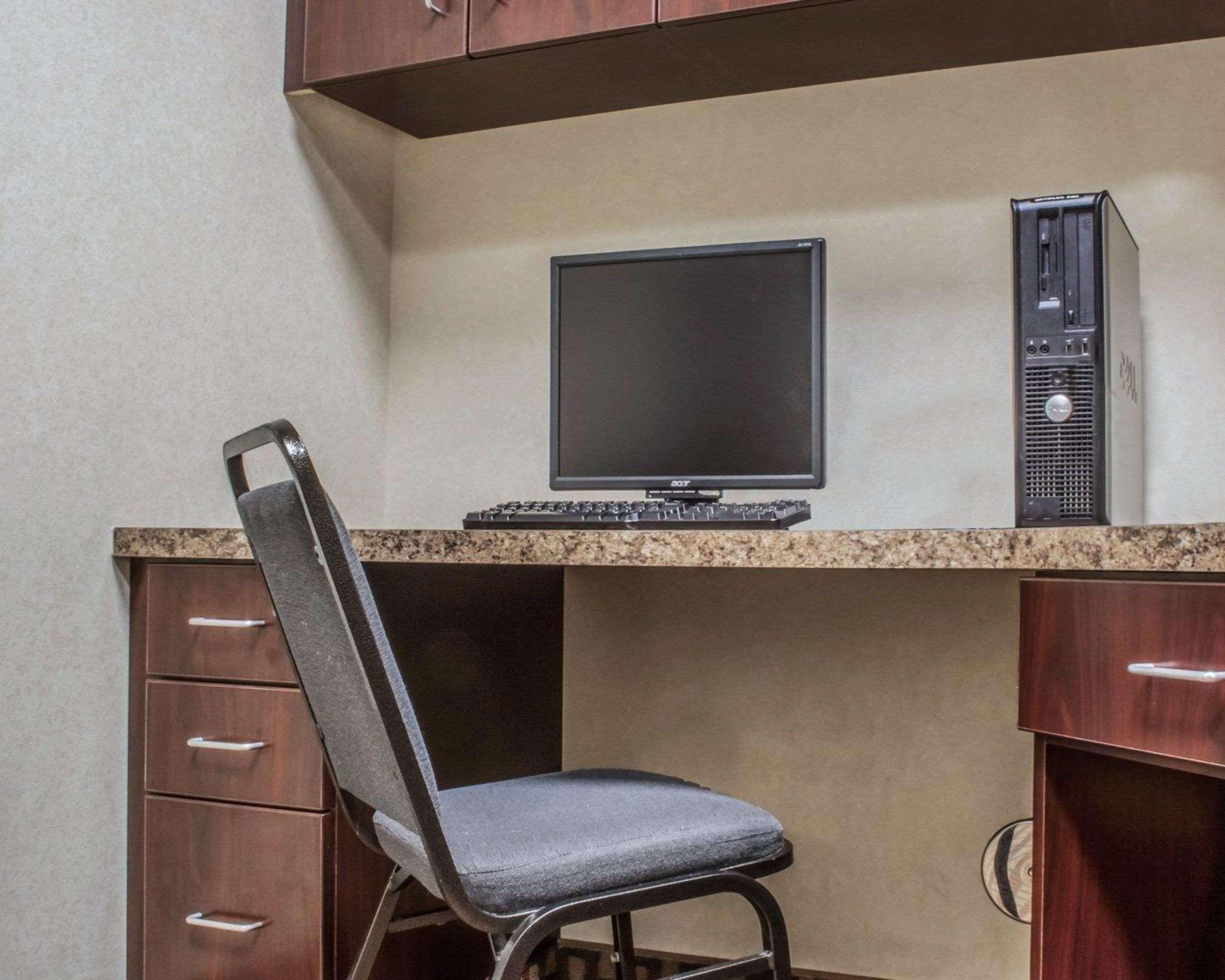 Comfort Inn & Suites Farmington - Victor Extérieur photo